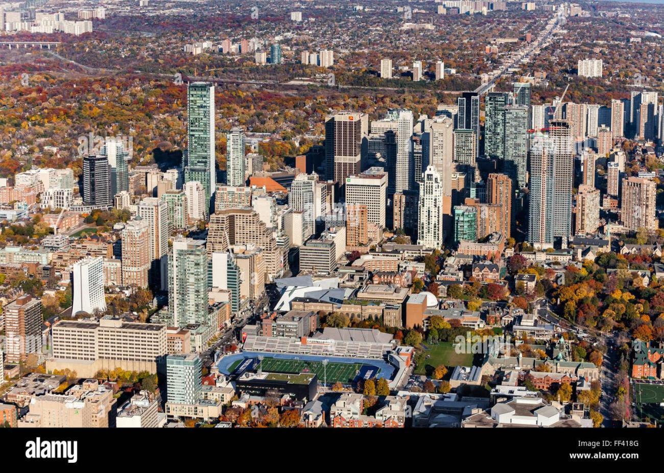 Private Queen In Downtown Toronto,15 Mins To Cn Tower, Steps To Subway